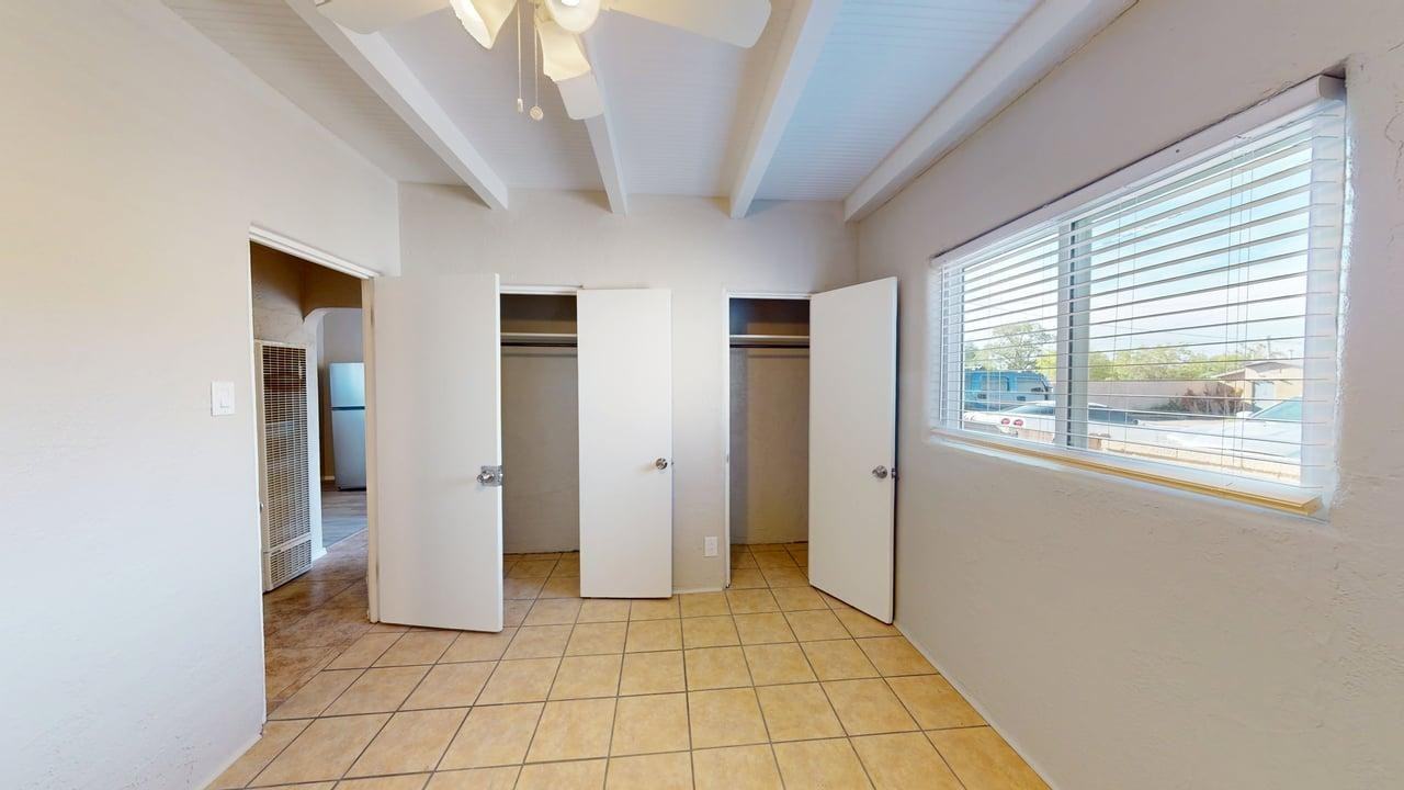 335 Espanola St Ne - Photo 6 of 25