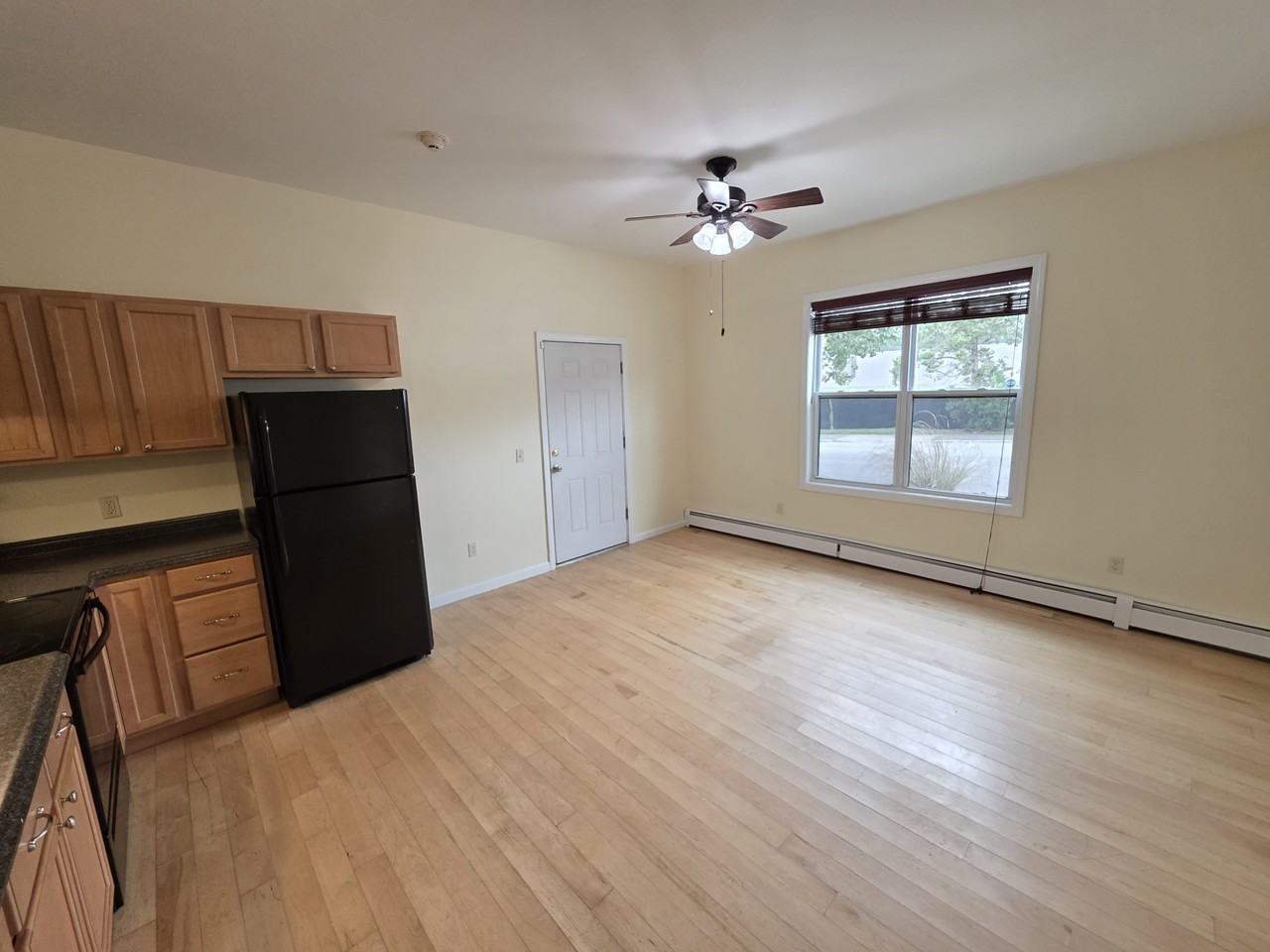 360 River St - Photo 2 of 7
