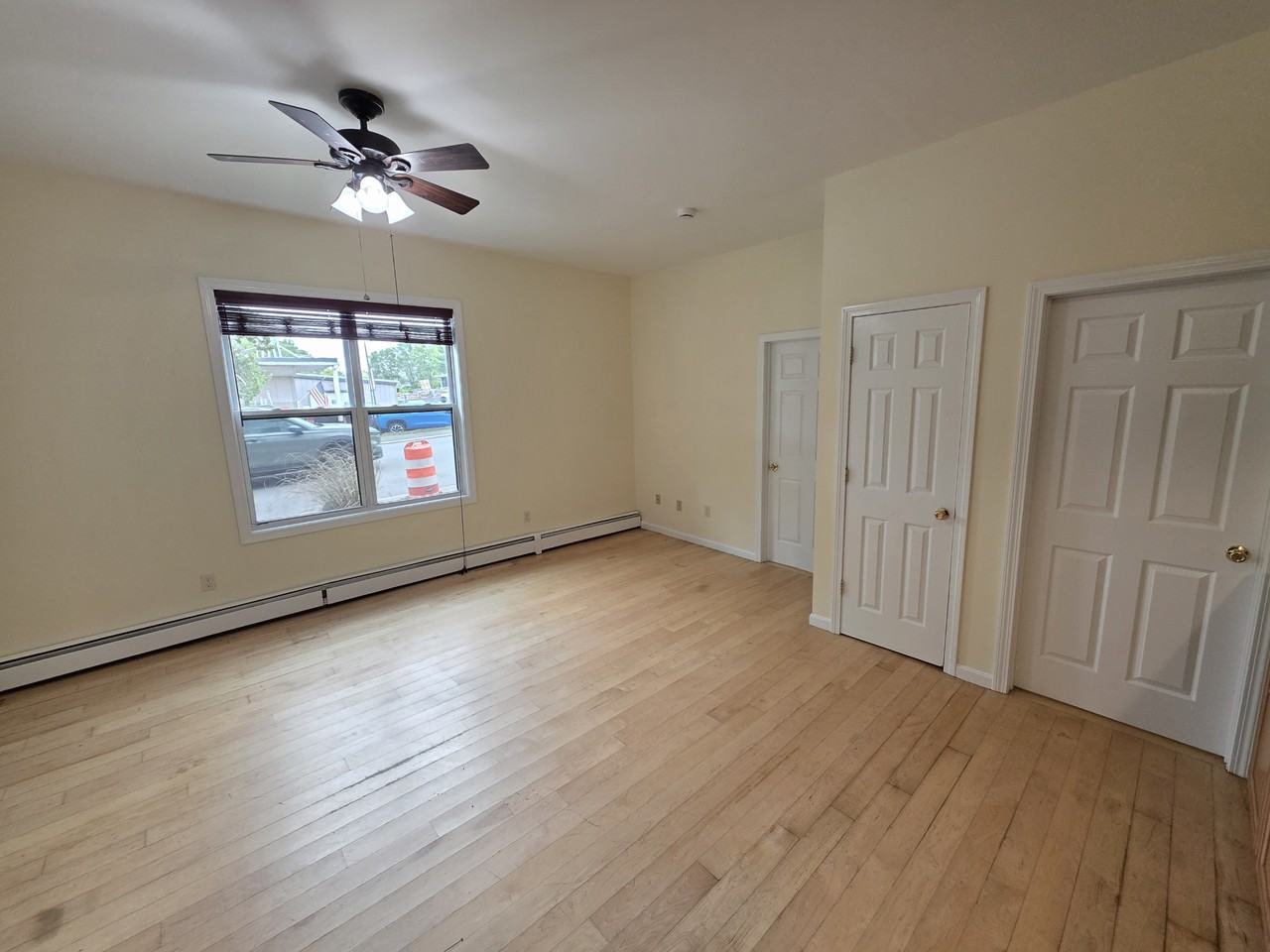 360 River St - Photo 3 of 7