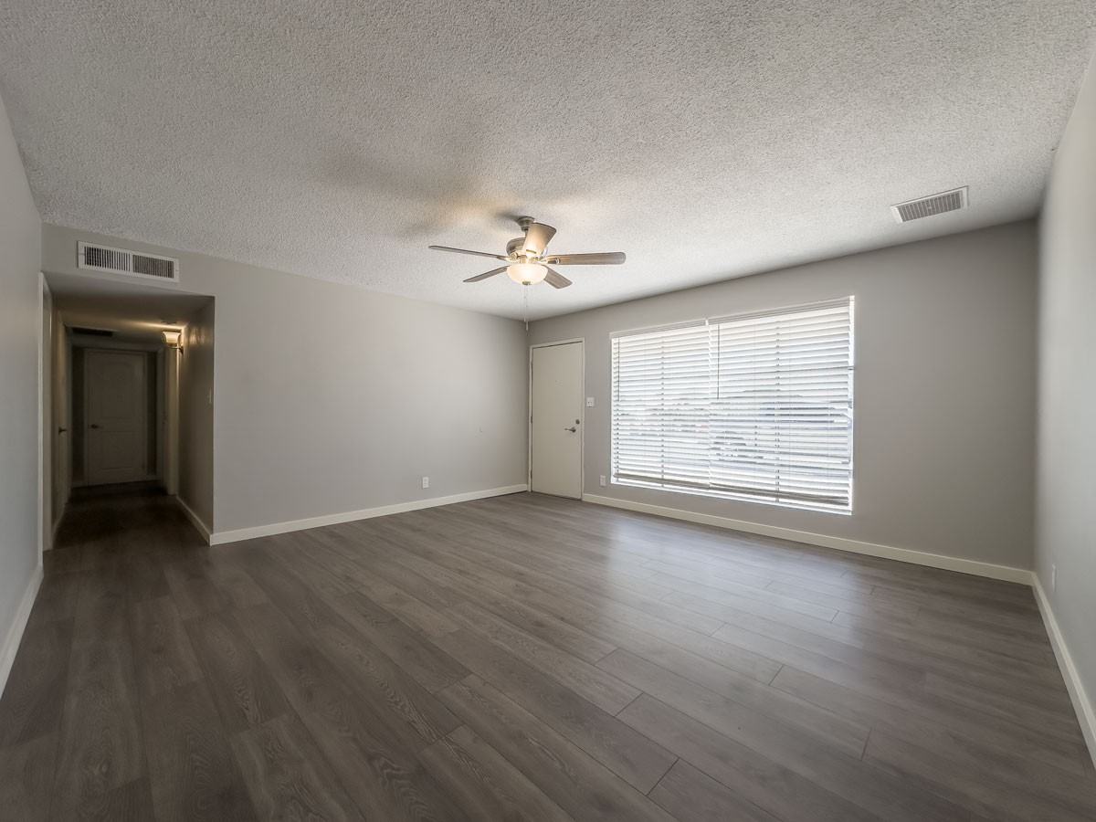 2502 W Larkspur Dr - Photo 4 of 20