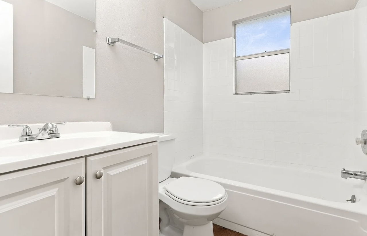 2052 Palm Way - Photo 5 of 7