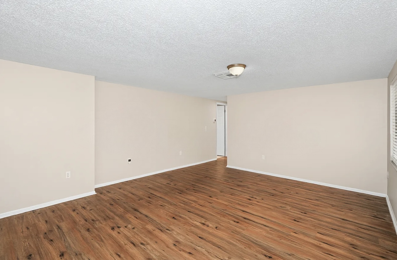 7730 Seashore Dr - Photo 2 of 6