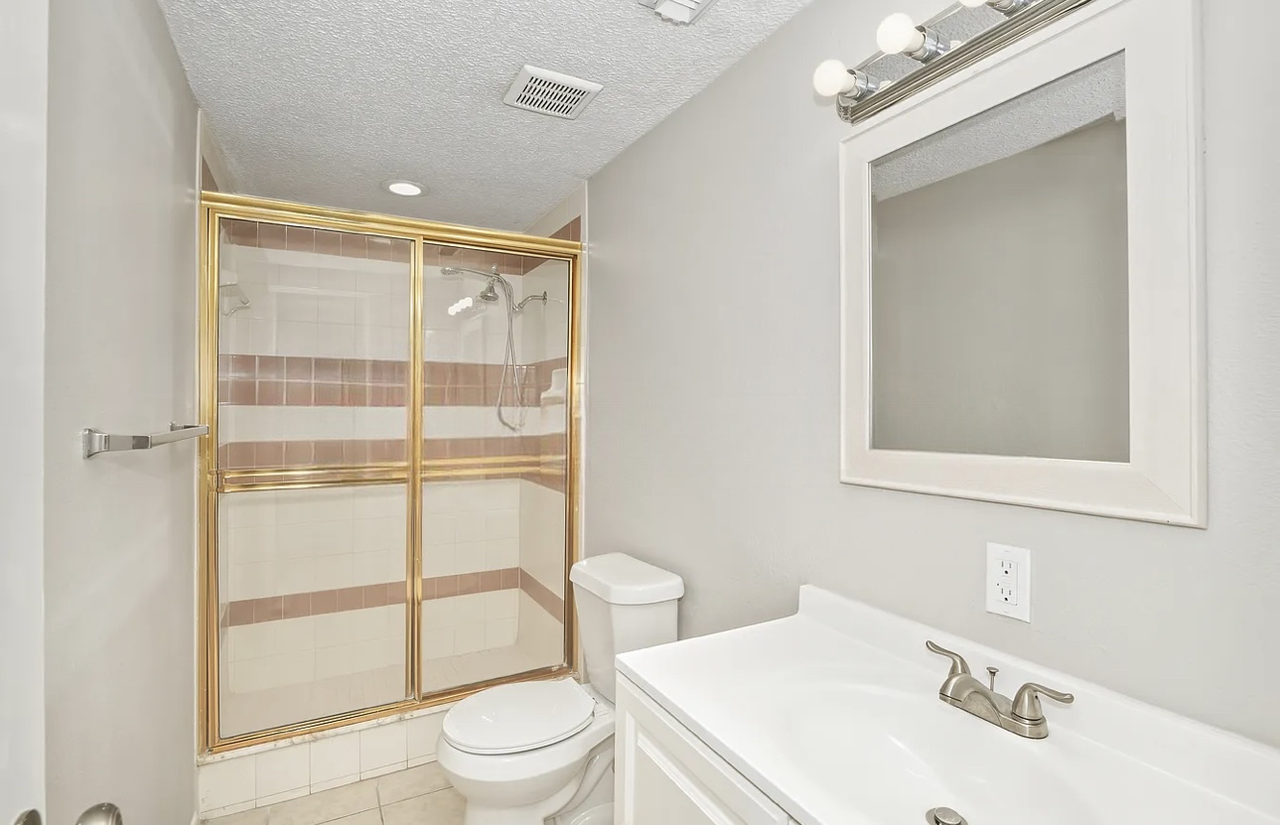7730 Seashore Dr - Photo 4 of 6
