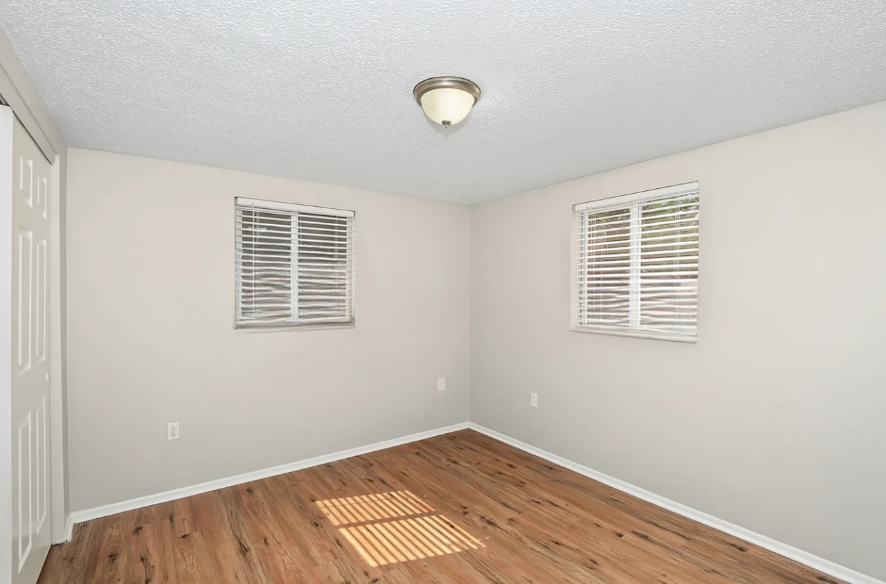 7730 Seashore Dr - Photo 5 of 6