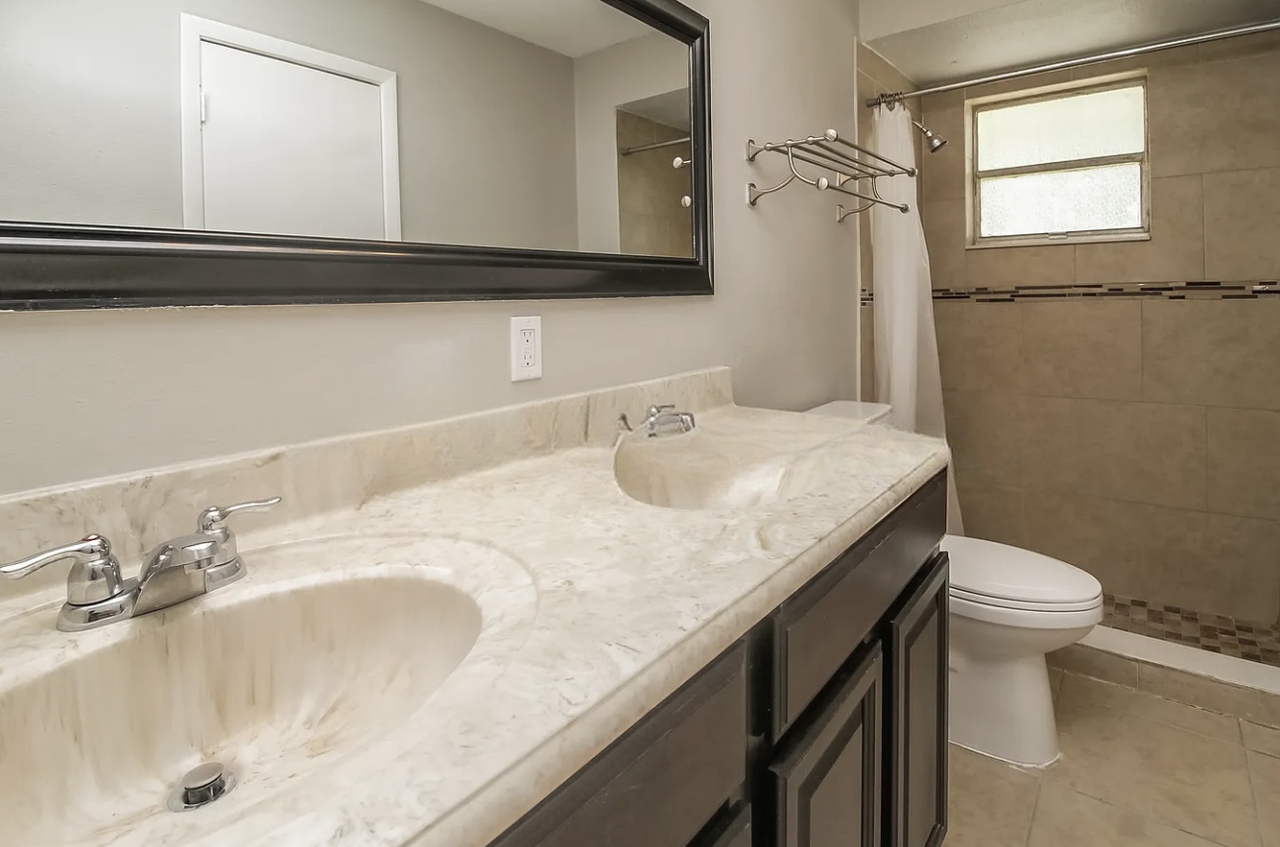 323 W Ella J Gilmore St - Photo 4 of 7