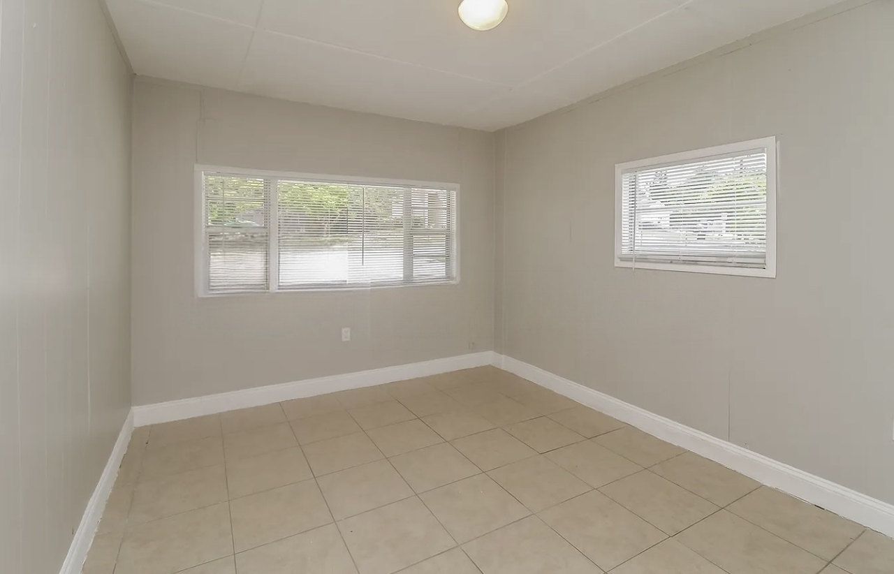 323 W Ella J Gilmore St - Photo 5 of 7