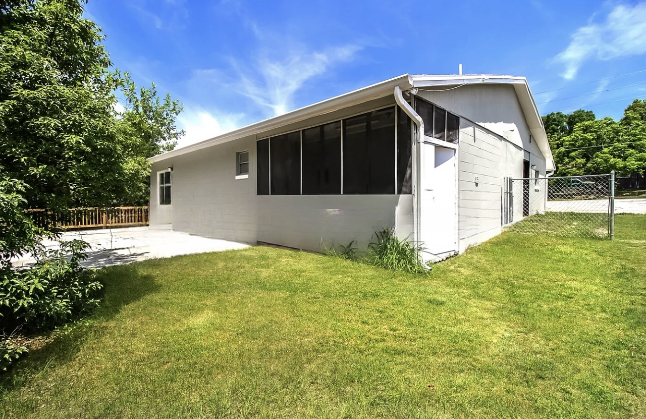 323 W Ella J Gilmore St - Photo 7 of 7