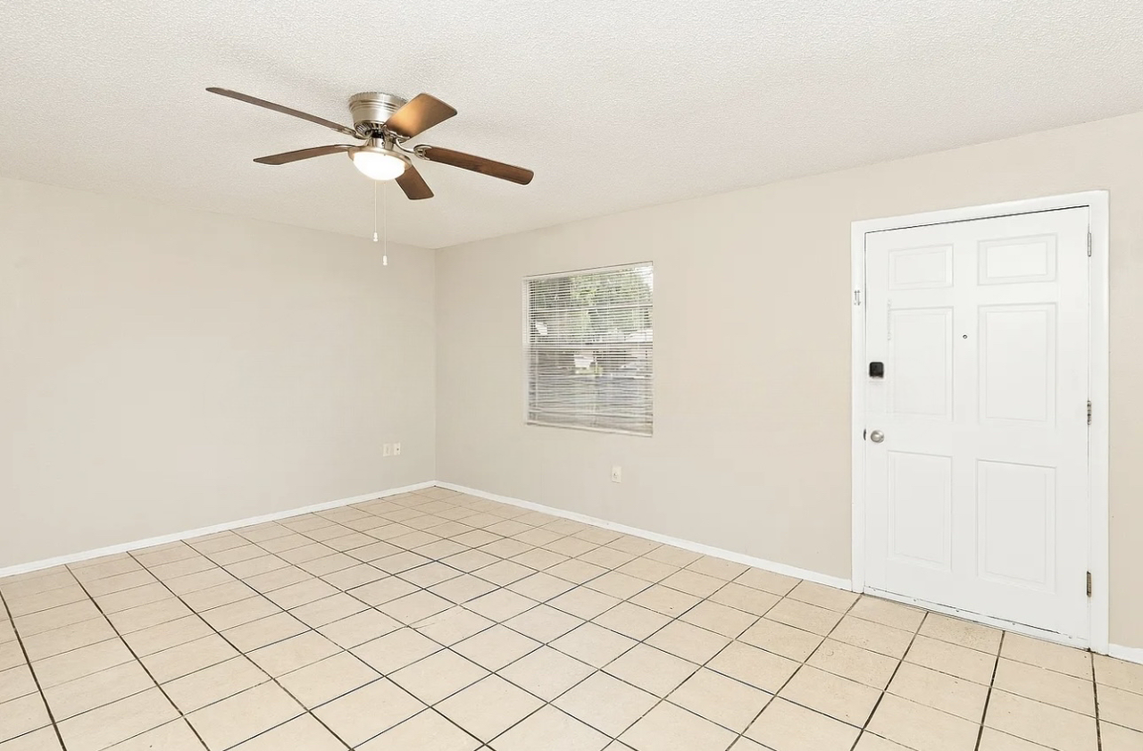 1113 Apollo Ct - Photo 3 of 7