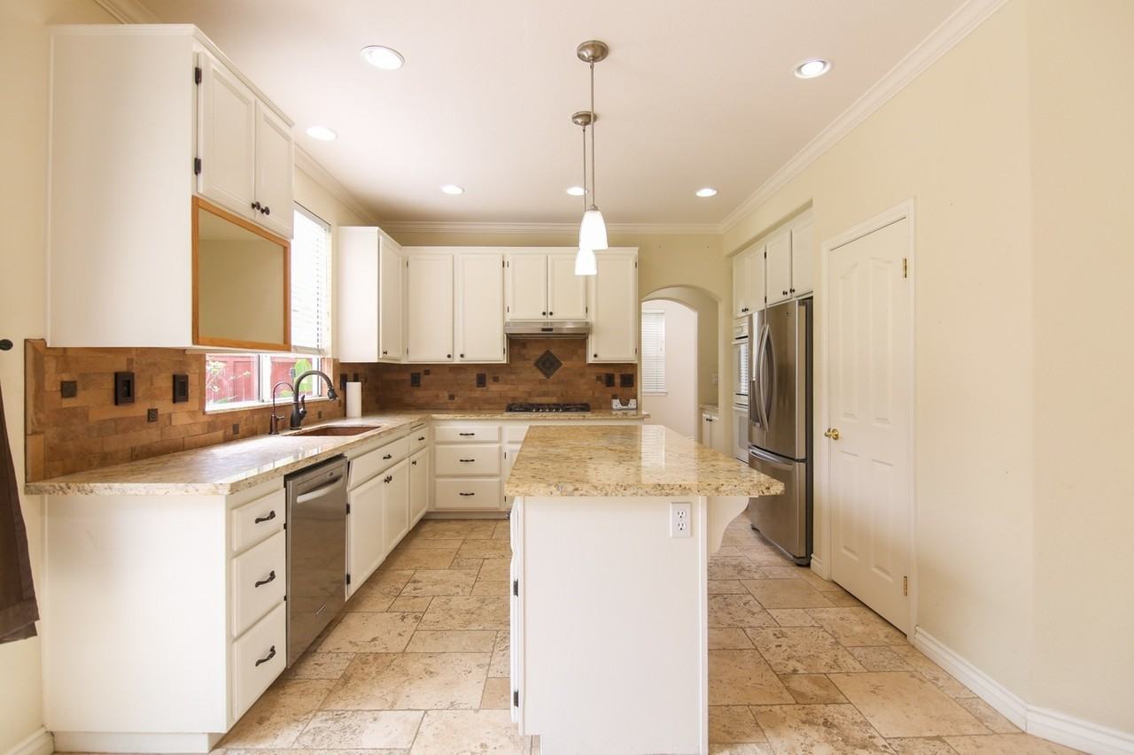 5242 Milton Rd - Photo 6 of 24