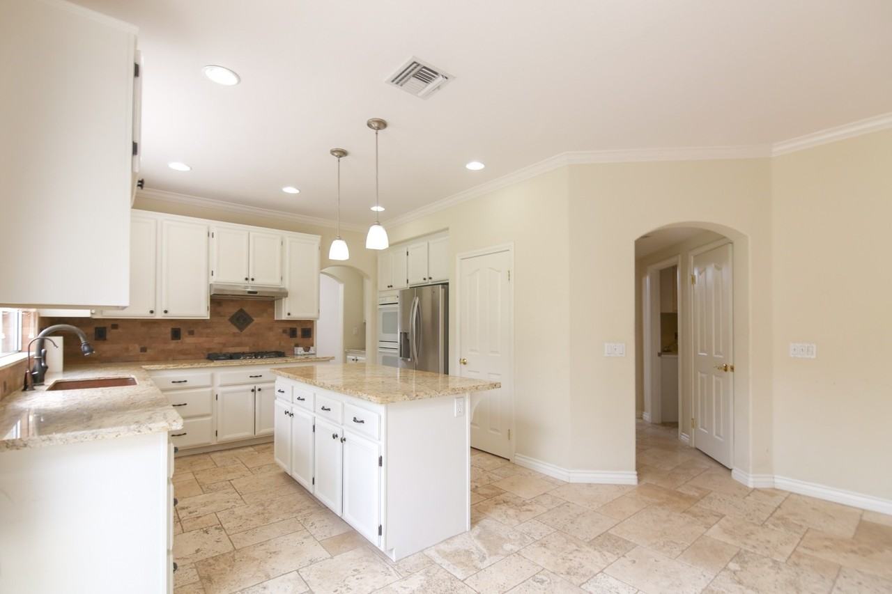5242 Milton Rd - Photo 7 of 24