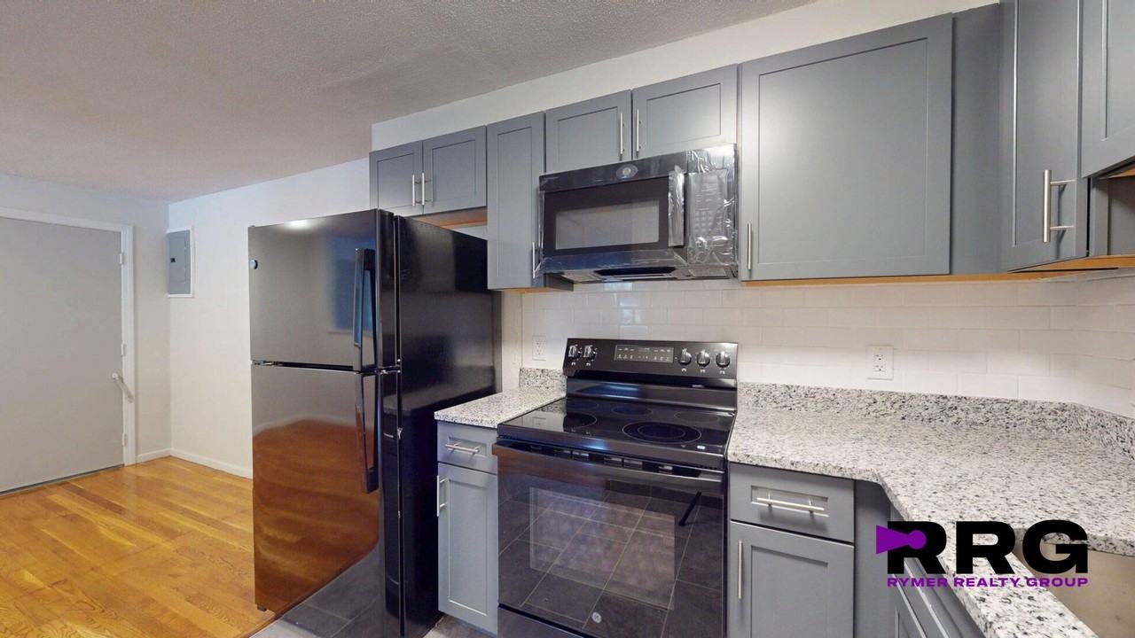 Pleasant St #6 - Photo 2 of 12