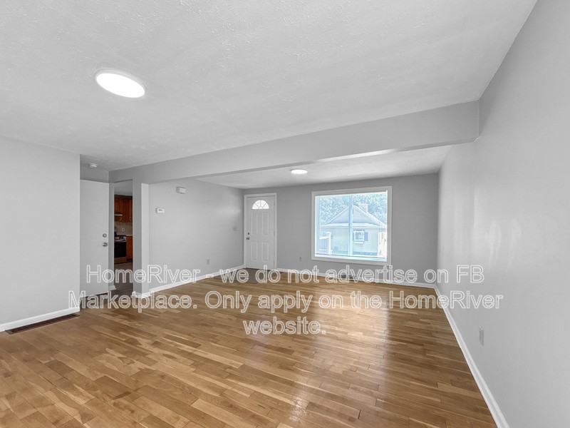 249 Grace Ave - Photo 2 of 20