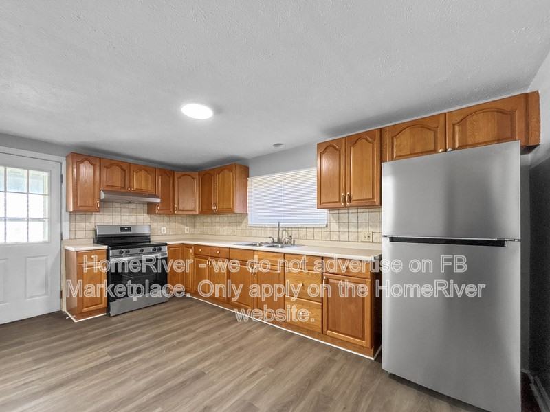 249 Grace Ave - Photo 5 of 20