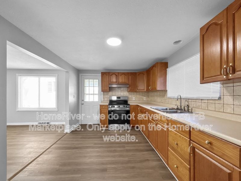 249 Grace Ave - Photo 6 of 20