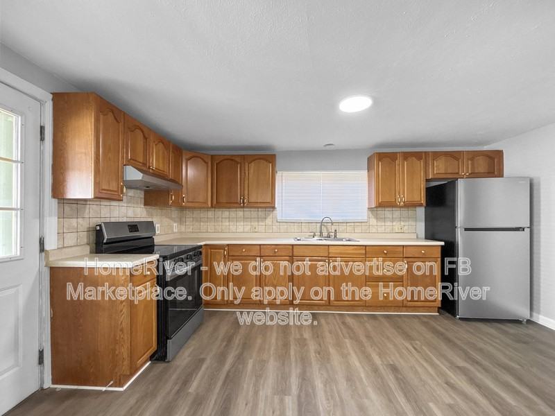 249 Grace Ave - Photo 7 of 20