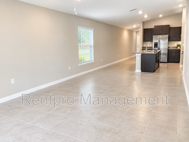 15707 Fort Island Pl - Photo 4 of 10