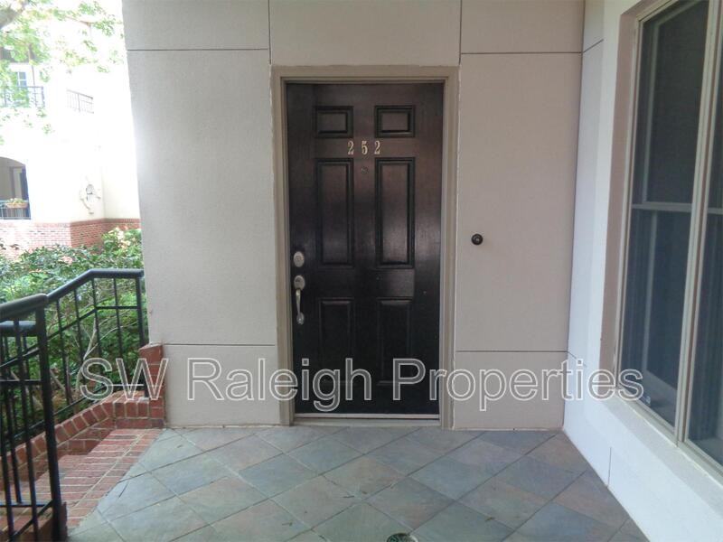 252 E Davie St - Photo 4 of 31