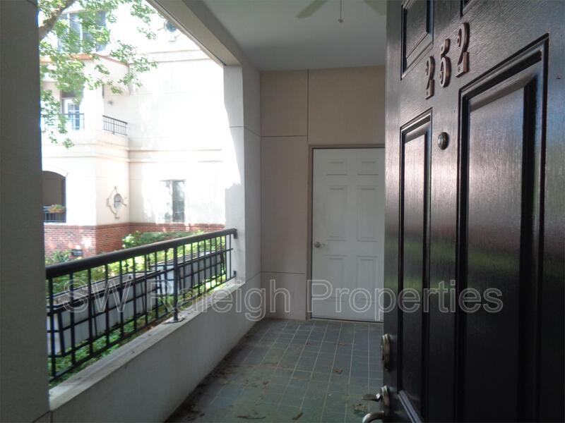 252 E Davie St - Photo 5 of 31