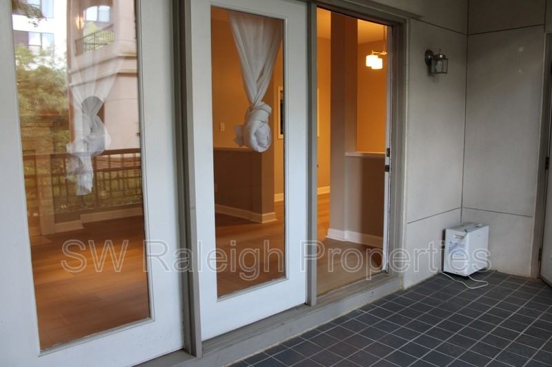 252 E Davie St - Photo 7 of 31