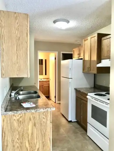 5720 49a St #5720 - Photo 3 of 12