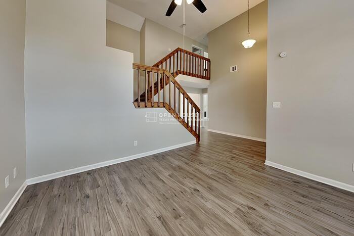 4504 Westchase Cir - Photo 4 of 20