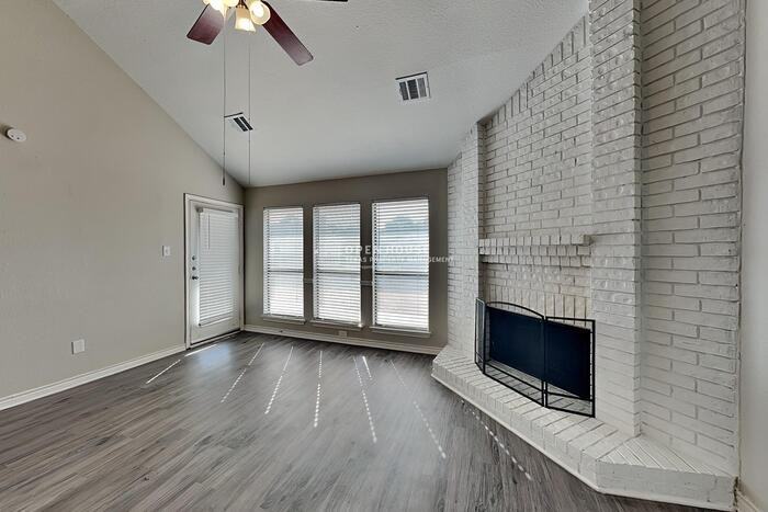 4504 Westchase Cir - Photo 6 of 20