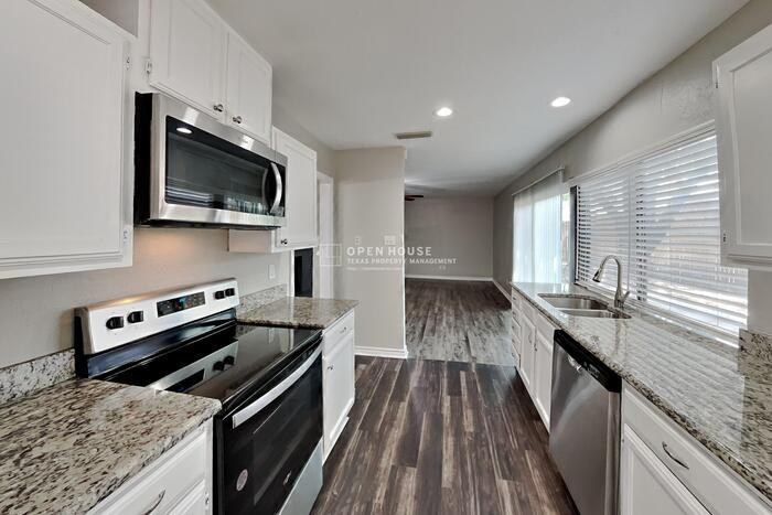6560 Chinaberry Trl - Photo 6 of 21