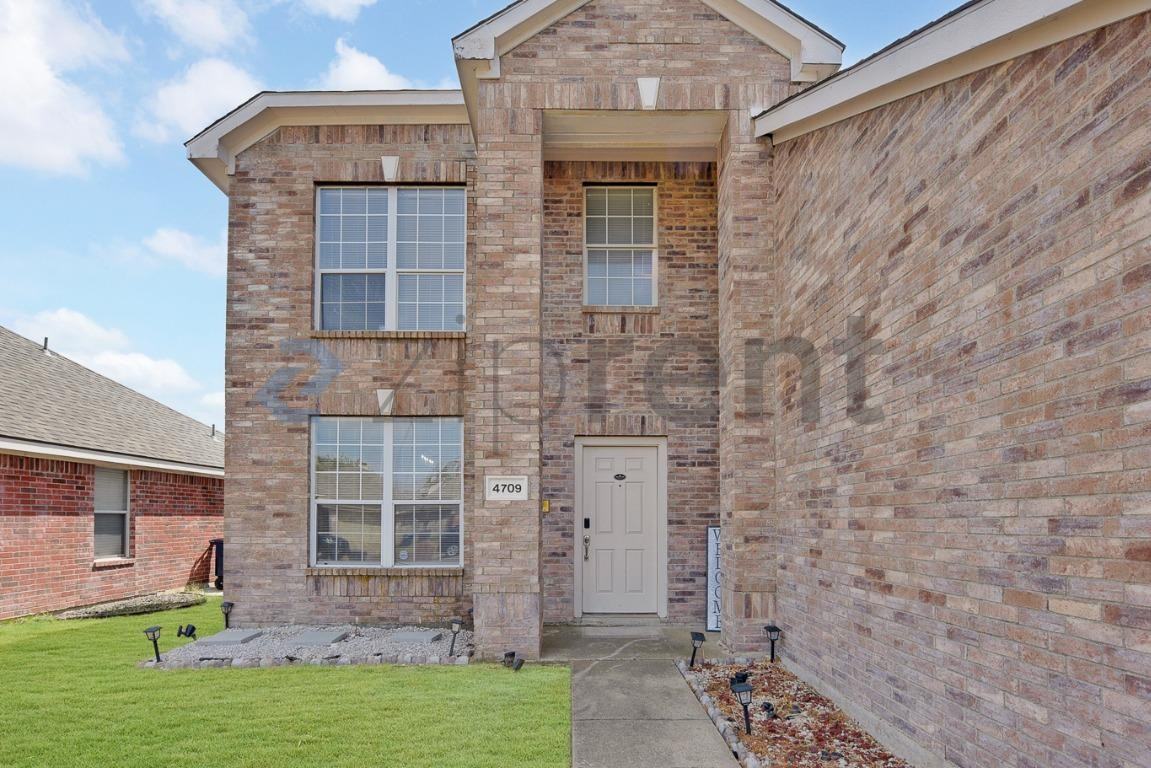 4709 Sleepy Ridge Cir - Photo 4 of 31