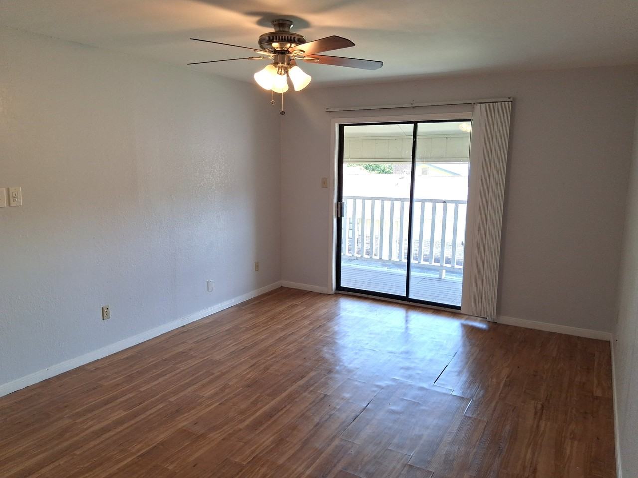 Charisse 1002 - Photo 2 of 20