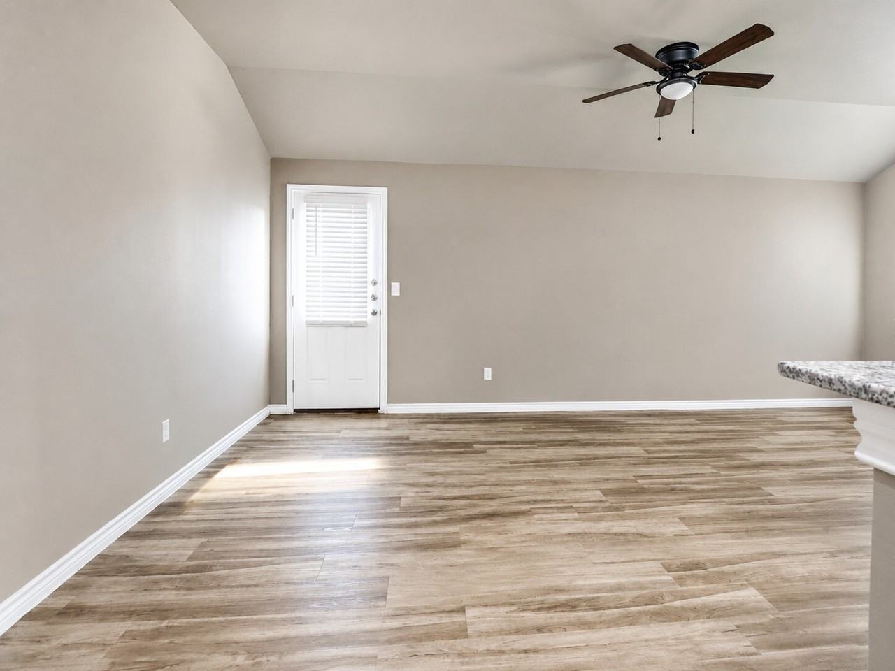 1204 North 18th Street - Photo 5 of 50