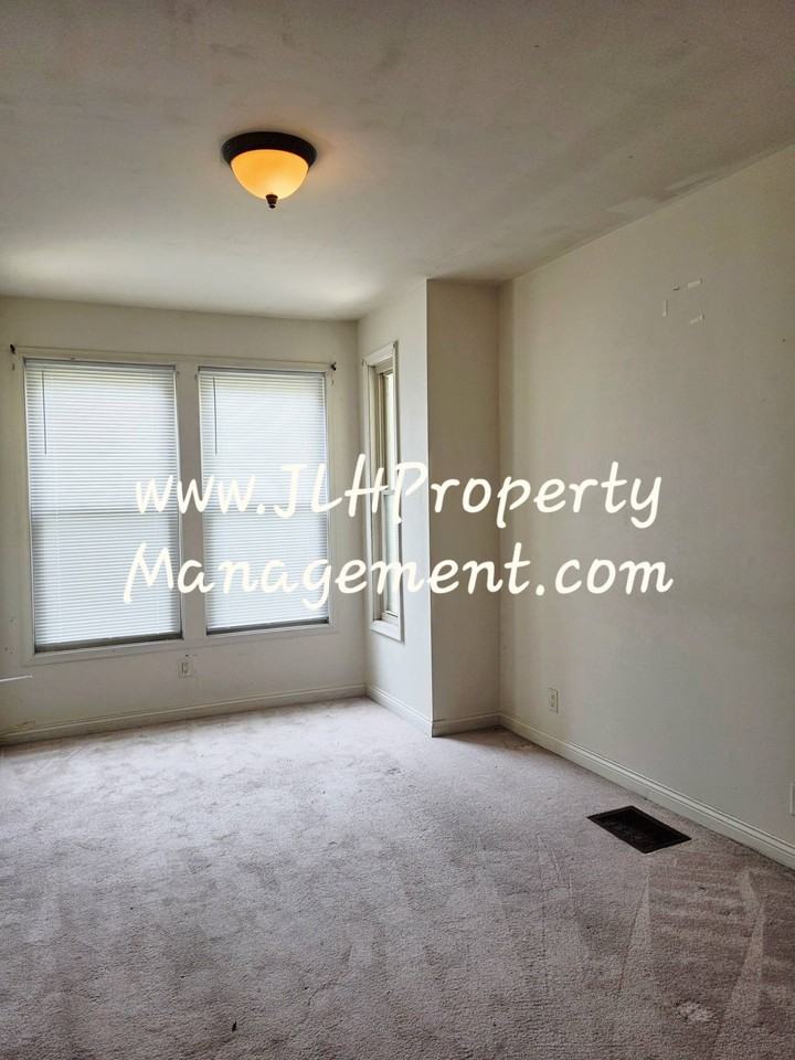 1103 - 1107 South Chicago Avenue - Photo 2 of 10