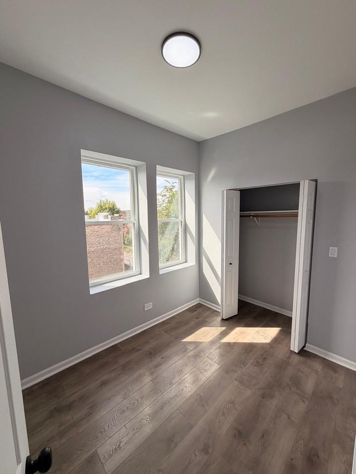 1515 South Millard Avenue - Photo 4 of 10
