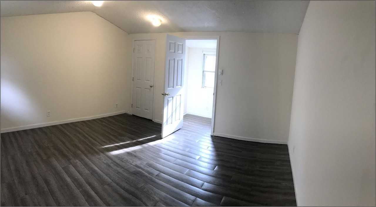203 West 6th St - Photo 3 of 10