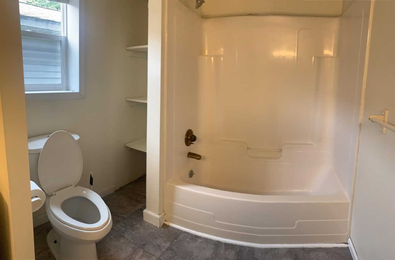 203 West 6th St - Photo 6 of 10