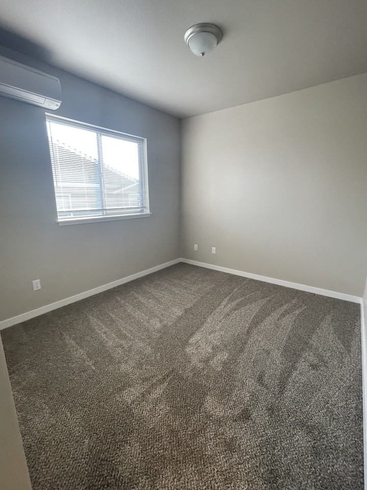 441 Talent Ave - Photo 4 of 14