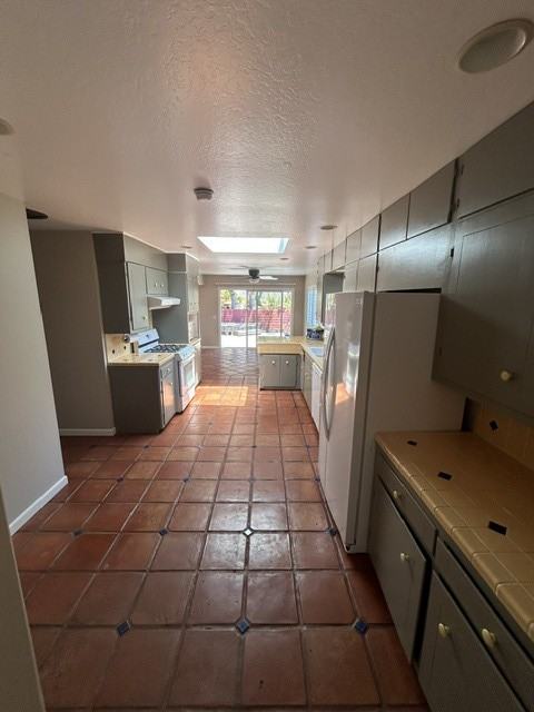 6845 Lakeview Drive - Photo 4 of 23