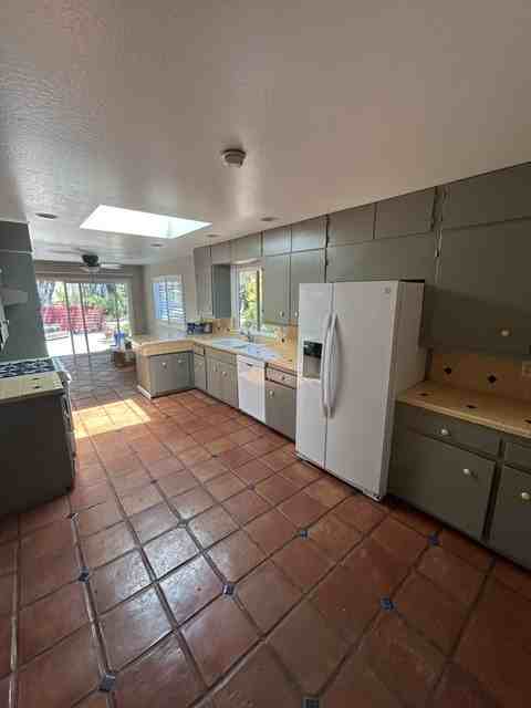 6845 Lakeview Drive - Photo 5 of 23