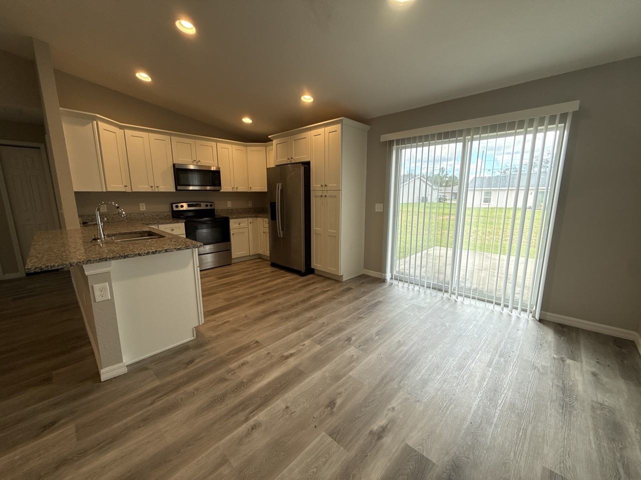 218 West King Street - Photo 6 of 7
