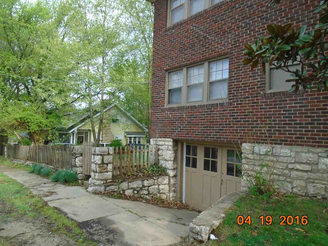 1610 S Arlington Ave - Photo 3 of 29