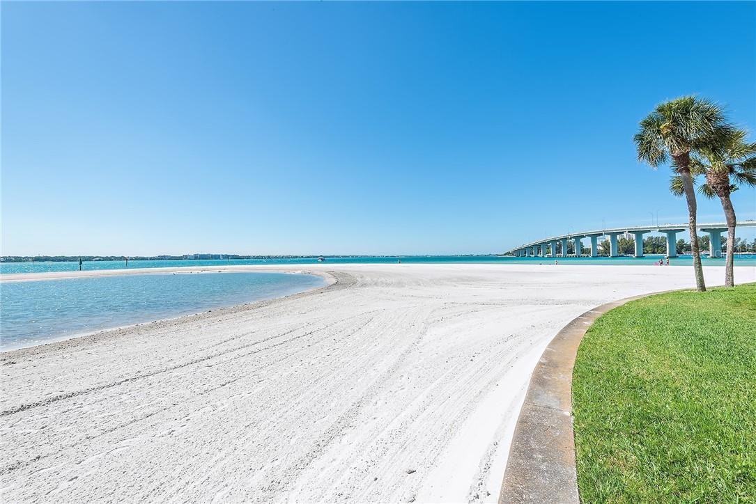 851 Bayway Boulevard - Photo 2 of 45