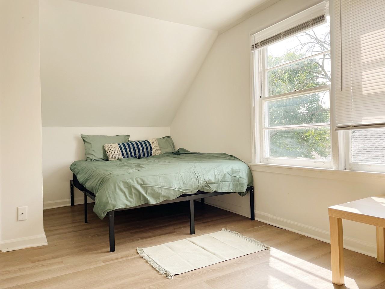 1113 West Hill Street - Photo 5 of 22