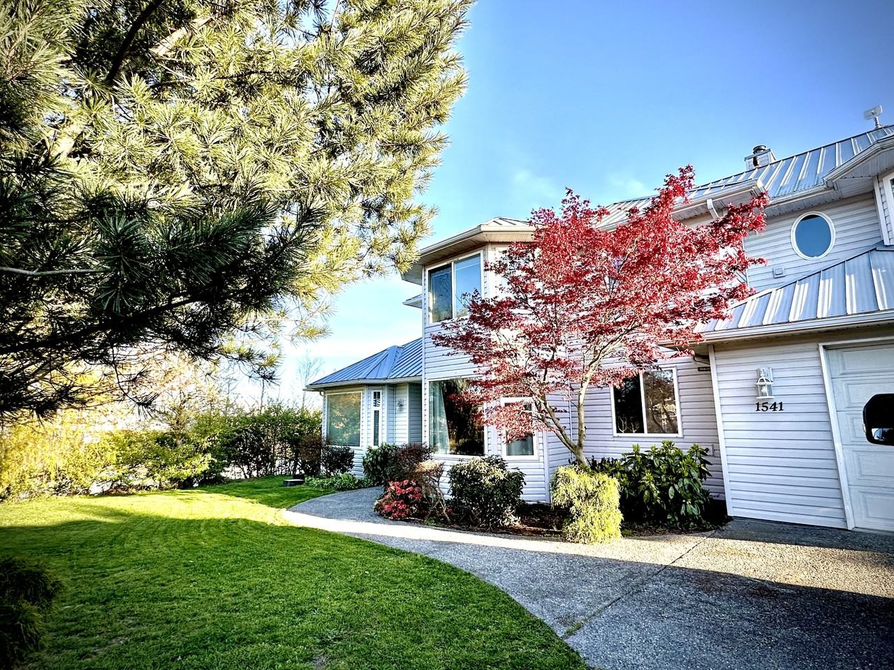 1541 Ocean View Lane - Photo 3 of 27
