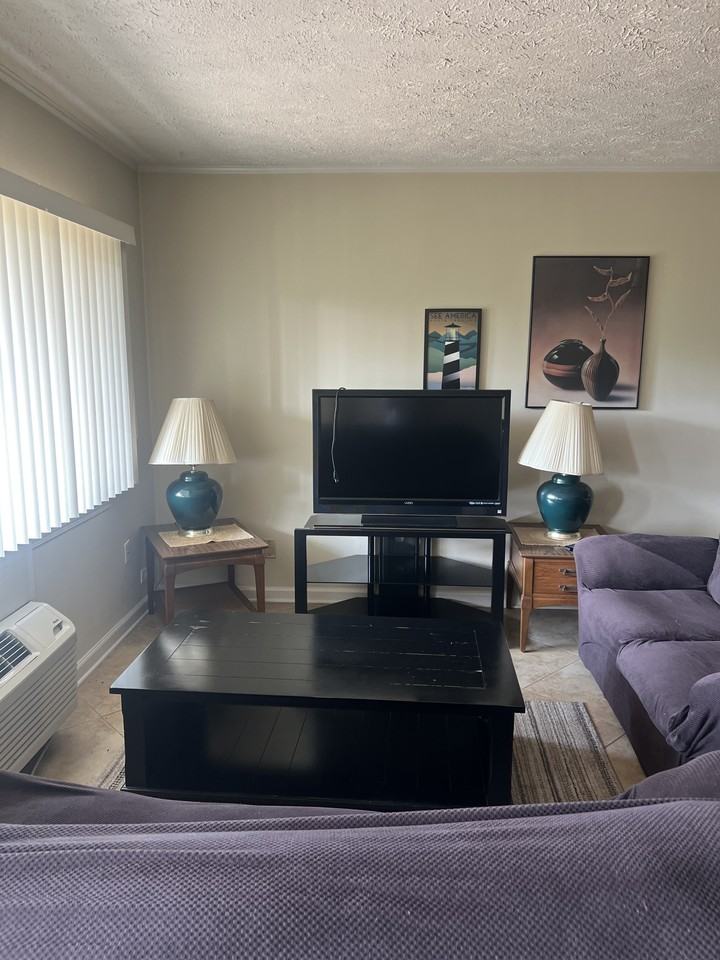 7 Foxfire Boulevard - Photo 4 of 42