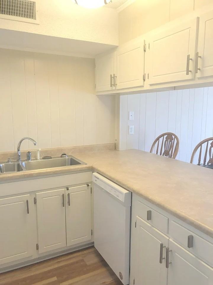 7 Foxfire Boulevard - Photo 3 of 25