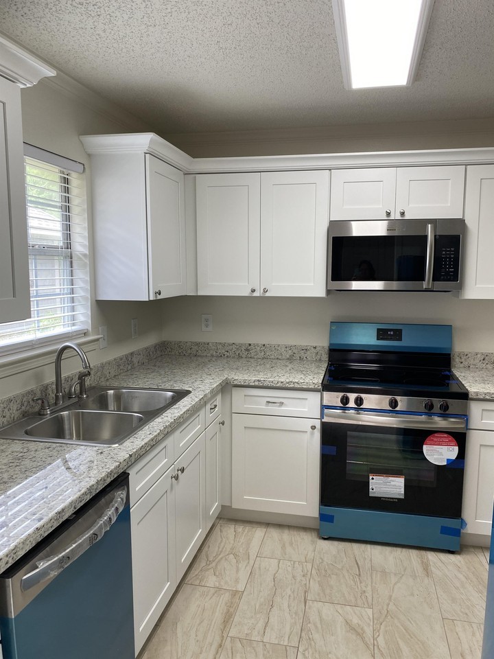 199 C 16th Street - Photo 2 of 14
