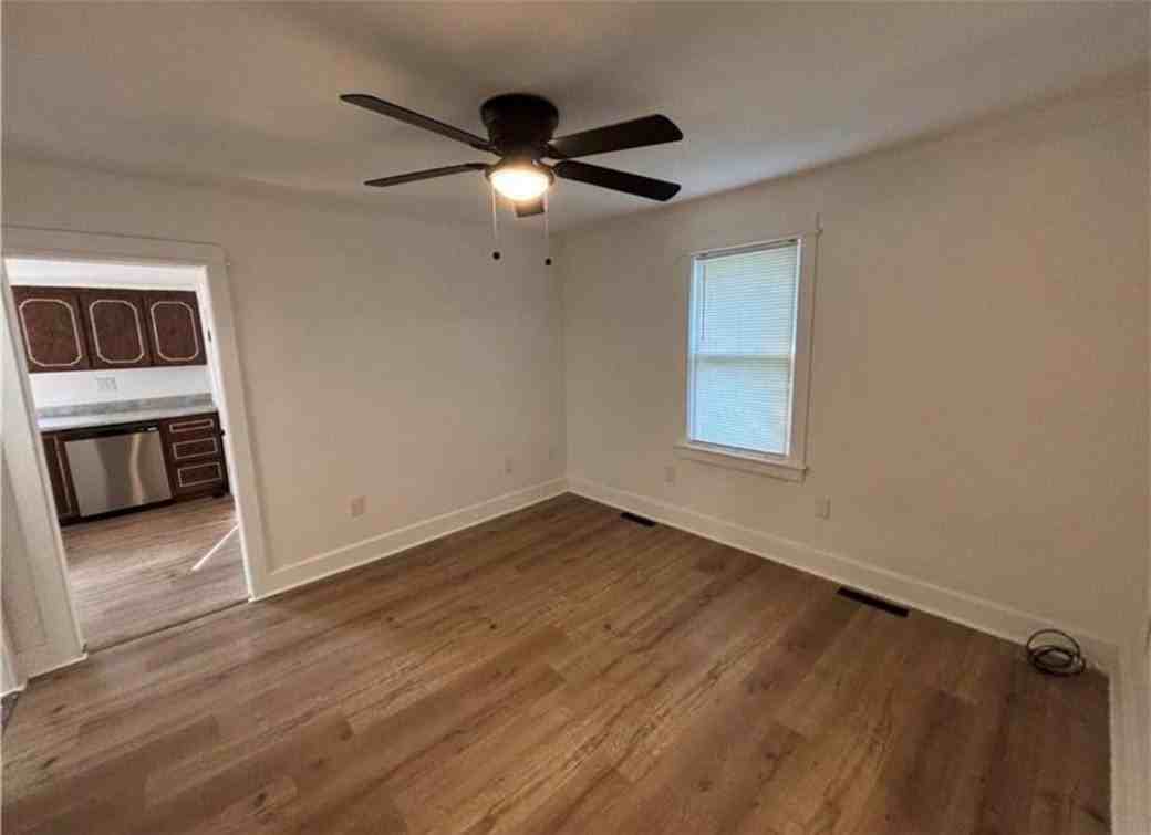 712 German St - Photo 4 of 14