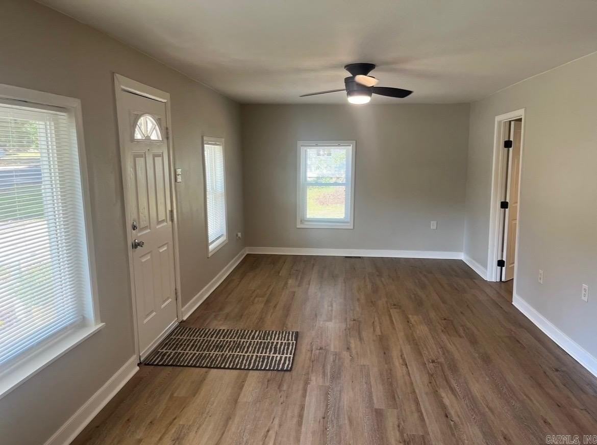5008 Allen St - Photo 2 of 10