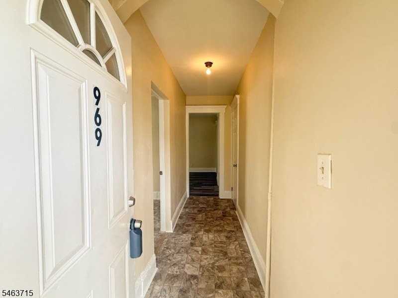 969 W 4th St - Photo 4 of 9