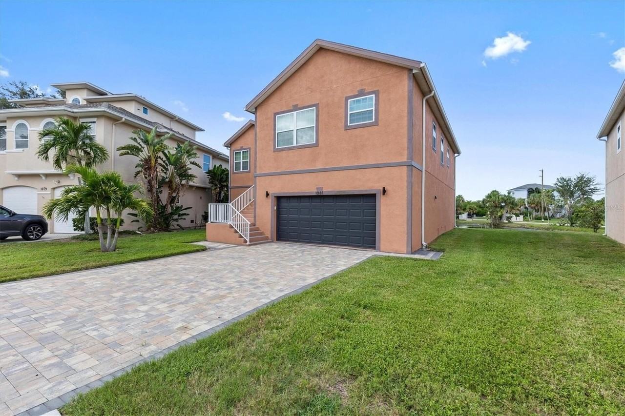 1081 S Pointe Alexis Dr - Photo 3 of 47