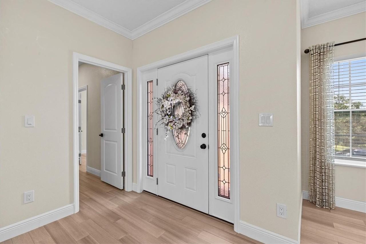 1081 S Pointe Alexis Dr - Photo 4 of 47